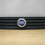 Rejilla calandra delantera para Fiat Punto 188 con logotipo