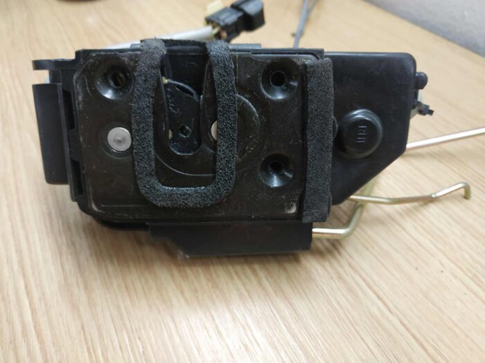 Cerradura Frontal Derecho con Cierre Hyundai Getz 1,4 Bj.02-05