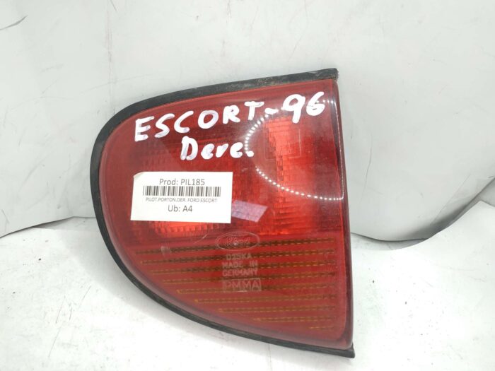 Piloto portón trasero derecha Ford Escort 1996 sin portalámparas