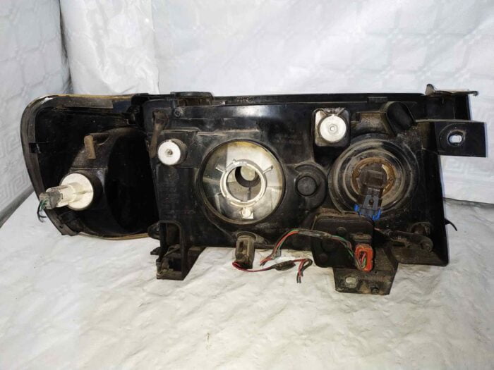 Faro delantero derecho Nissan Terrano 2 2003 con piloto intermitente