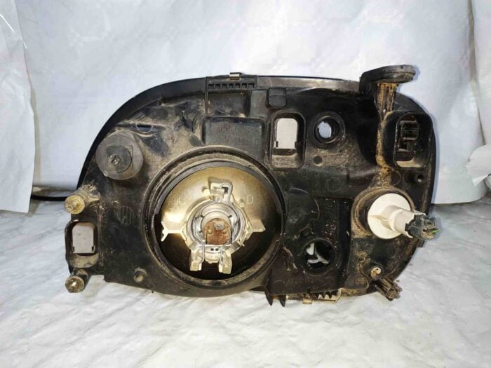 Faro delantero derecho Nissan Micra (K11) 1998 falta servmotor