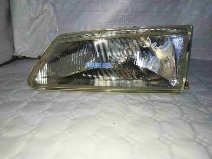 Faro delantero derecho Peugeot 106 1993