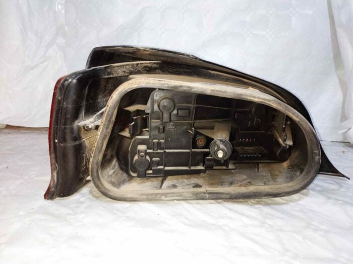 Piloto trasero derecho Citröen Saxo con portalámparas