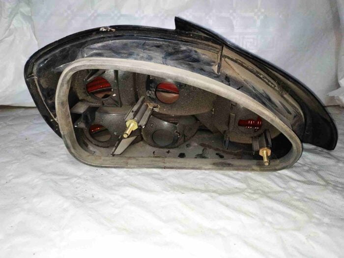 Piloto trasero derecho Peugeot 306 Sedán 1995 sin portalámparas