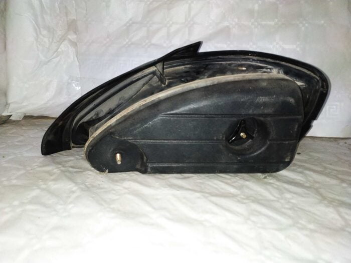 Piloto trasero izquierdo Peugeot 306 Sedán 1995 con portalámparas