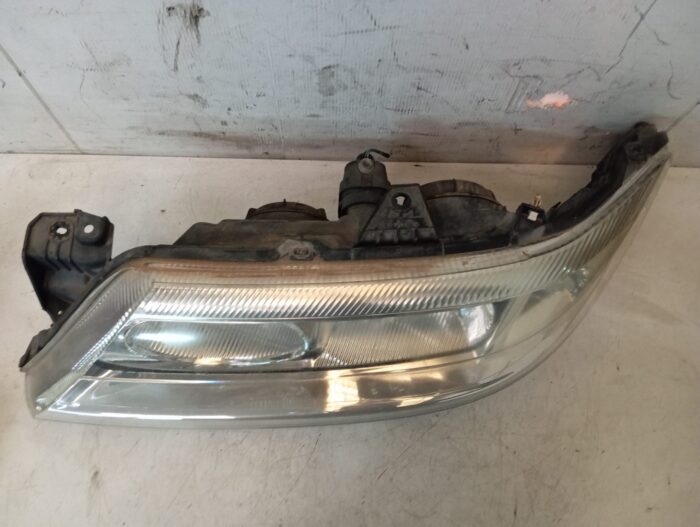 Faro delantero izquierdo Renault Laguna II 2001