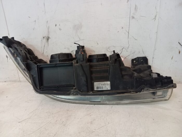 Faro delantero izquierdo Renault Laguna II 2001