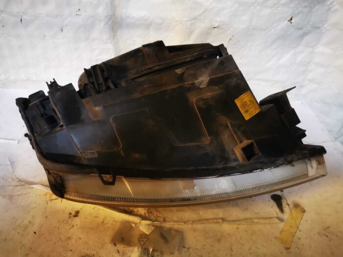 Faro delantero izquierdo Ford Mondeo (Ge) 2005