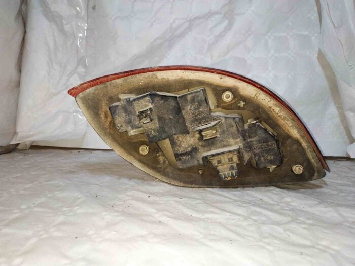 Piloto trasero derecho Ford KA con portalámparas 1999
