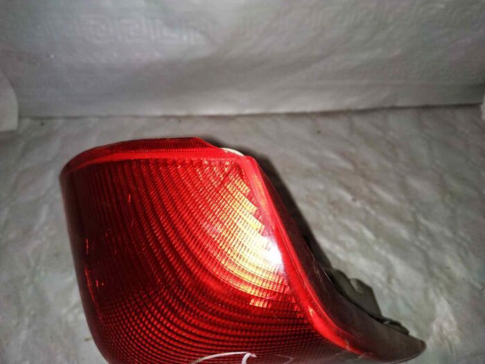 Piloto trasero izquierdo Mercedes Benz Clase C (W202) 1999 con portalámparas