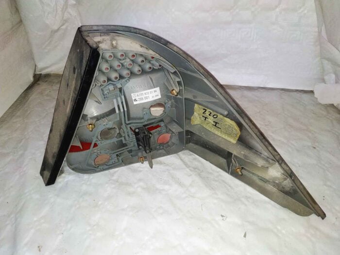 Piloto trasero izquierdo Mercedes Benz Clase S (W220) 2003 sin portalámparas