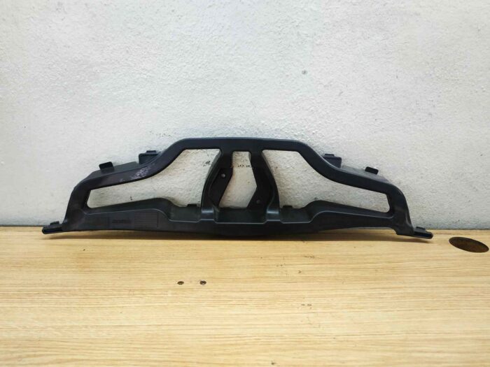 Soporte parrilla frontal Renault Clio IV