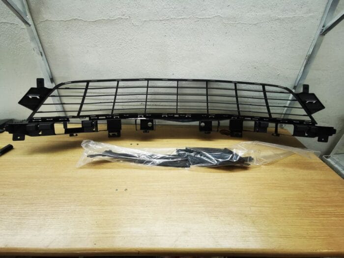 Rejilla ventilación paragolpes delantero Renault Scenic III Grand Scenic III con kit