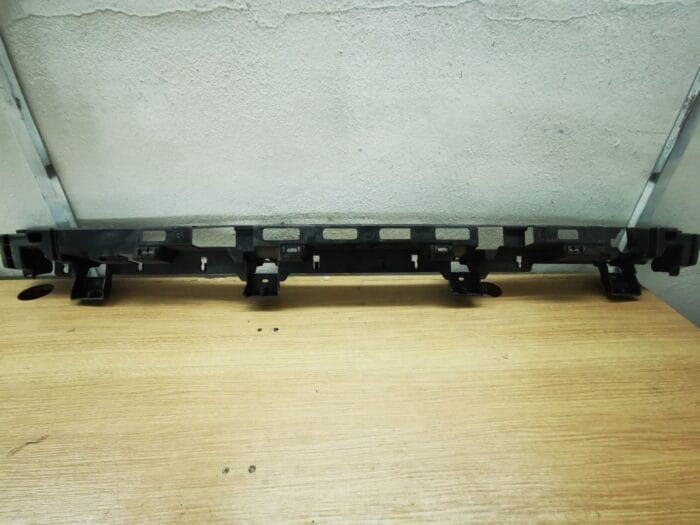 Soporte paragolpes trasero Dacia Dokker Renault Space