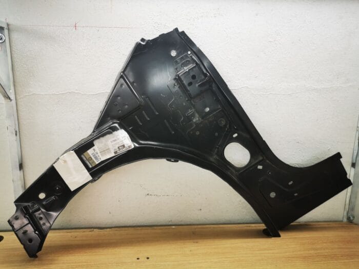 Soporte revestimiento guardabarros delantero izquierdo Renault Clio 4
