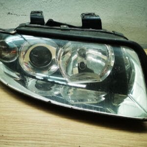 Faro derecho Audi A4 8E