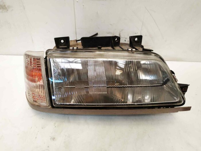 Faro delantero derecho Peugeot 405