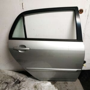 Puerta trasera derecha Toyota Corolla