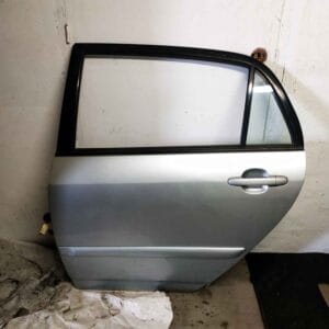 Puerta trasera izquierda Toyota Corolla