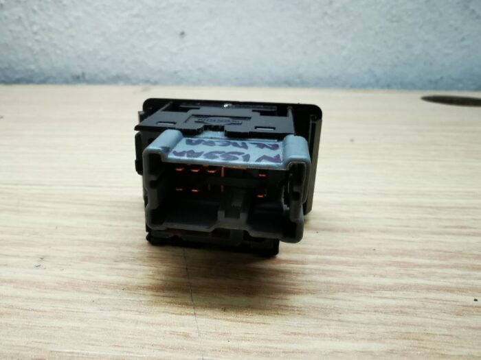 Mando regulación retrovisores Nissan