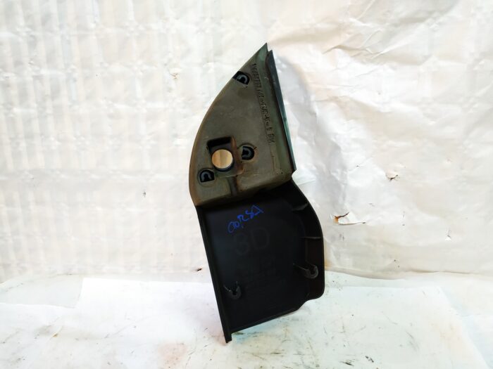 Embellecedor interior puerta izquierda Opel Corsa C