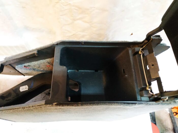 Consola central con reposabrazos Saab 95