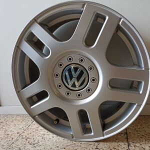 Llanta aluminio original Volkswagen Golf IV R16
