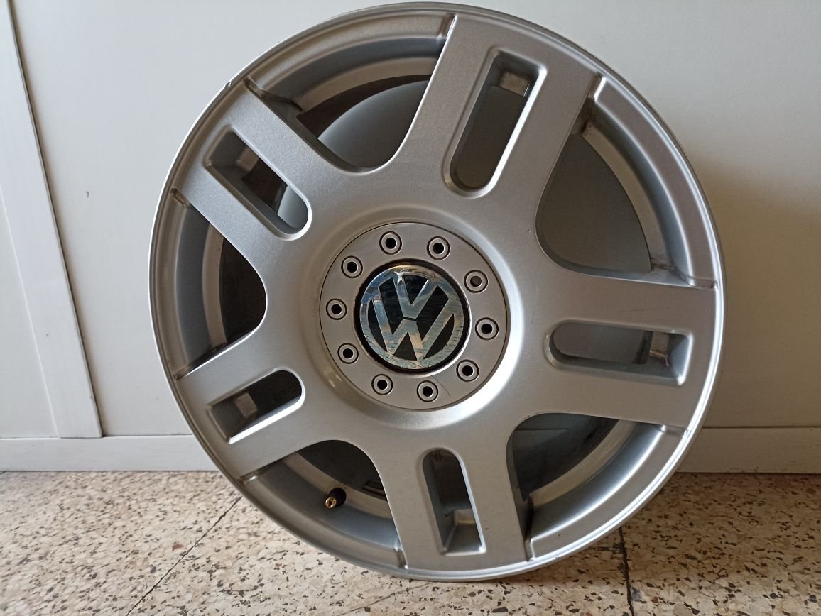 Llanta aluminio original Volkswagen Golf IV R16