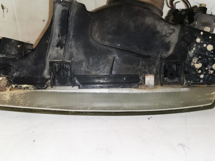 Faro derecho Nissan Almera I