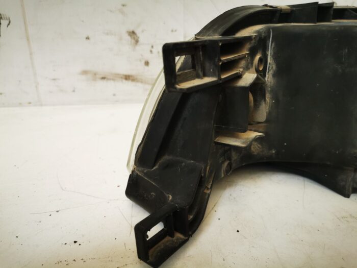 Faro derecho Nissan Almera I