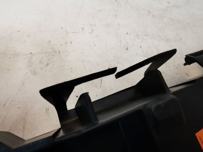 Soporte paragolpes trasero izquierdo Citroën C4 2005