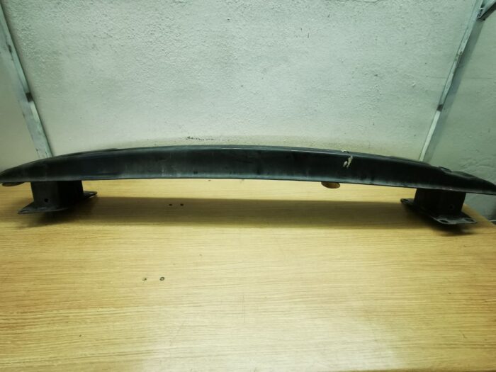 Traviesa paragolpes trasero Volkswagen Passat B6