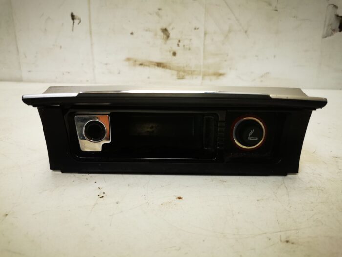 Cenicero con encendedor Volkswagen Passat B6