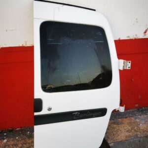 Puerta trasera derecha Citroën Berlingo blanca