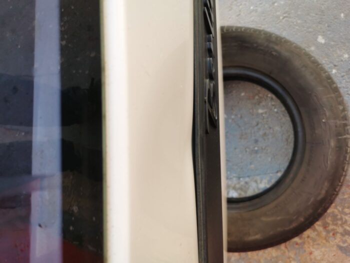 Puerta trasera derecha Citroën Berlingo blanca