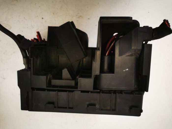 Caja de relés fusibles Volkswagen Passat B6 2007