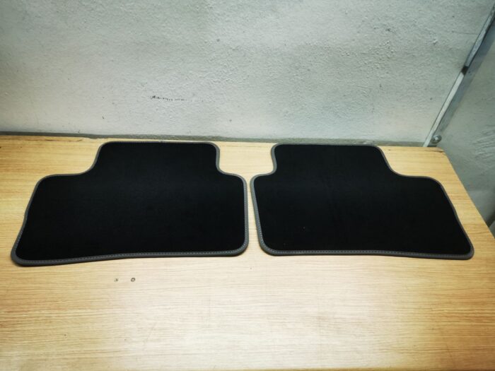 Juego alfombrillas completo original Renault Kadjar negra borde gris reversible en goma