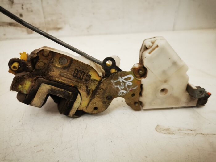 cerradura delantera izquierda Nissan Micra 99