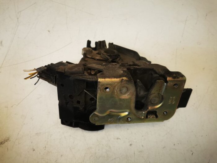 Cerradura puerta delantera derecha Ford Focus I