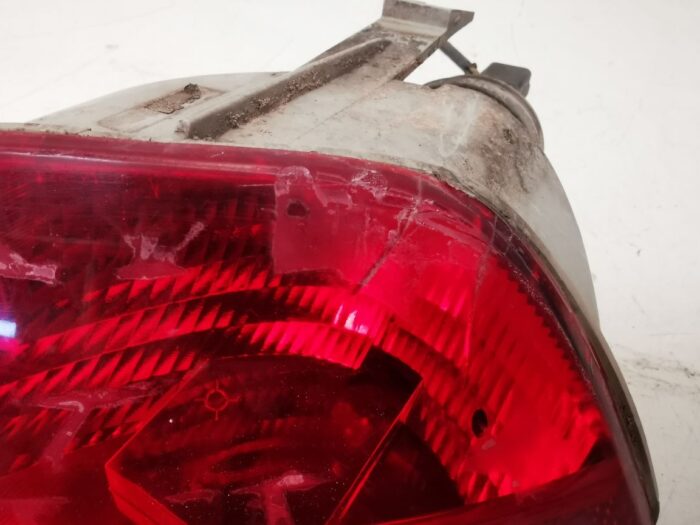 Piloto antiniebla trasero Ford Focus I con portalámparas