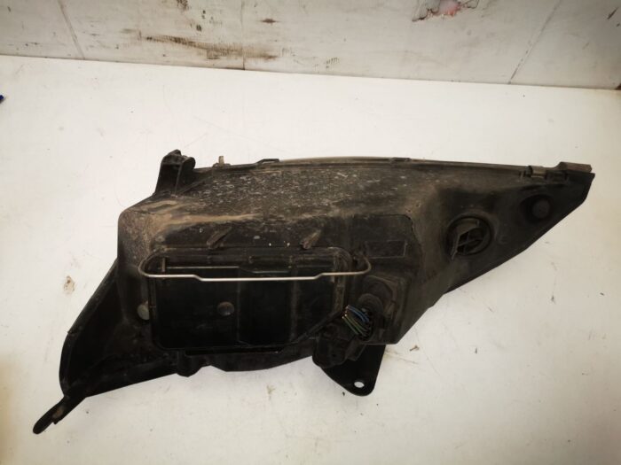 Faro delantero derecho completo Ford Focus I con portalámparas