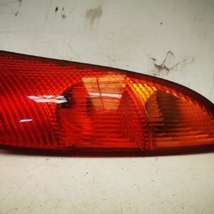 Piloto trasero derecho Ford Focus I con portalámparas