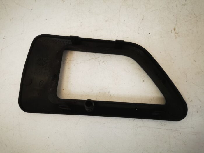 Moldura maneta puerta derecha Citroën Berlingo
