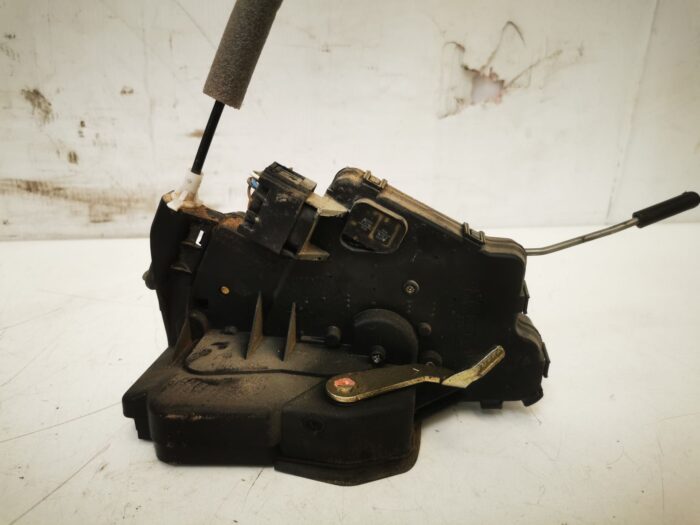 Cerradura puerta trasera izquierda BMW serie 3 E46 con cable