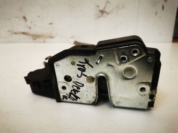 Cerradura trasera derecha BMW serie 3 E46 con cable