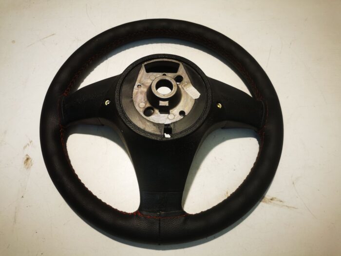 Volante BMW serie 3 E46 con funda de cuero pespunte rojo