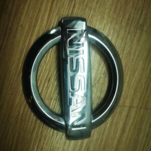 Emblema delantero Nissan Almera N16
