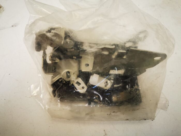 Cerradura trasera derecha Renault Megane I Clio II Nueva original