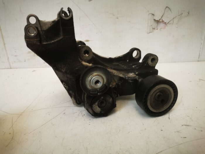 Soporte alternador Citroen Xsara Picasso Grupo PSA