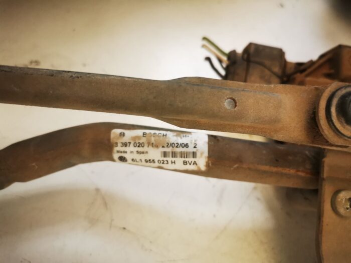 Motor limpia parabrisas delantero Seat Ibiza III con varillaje